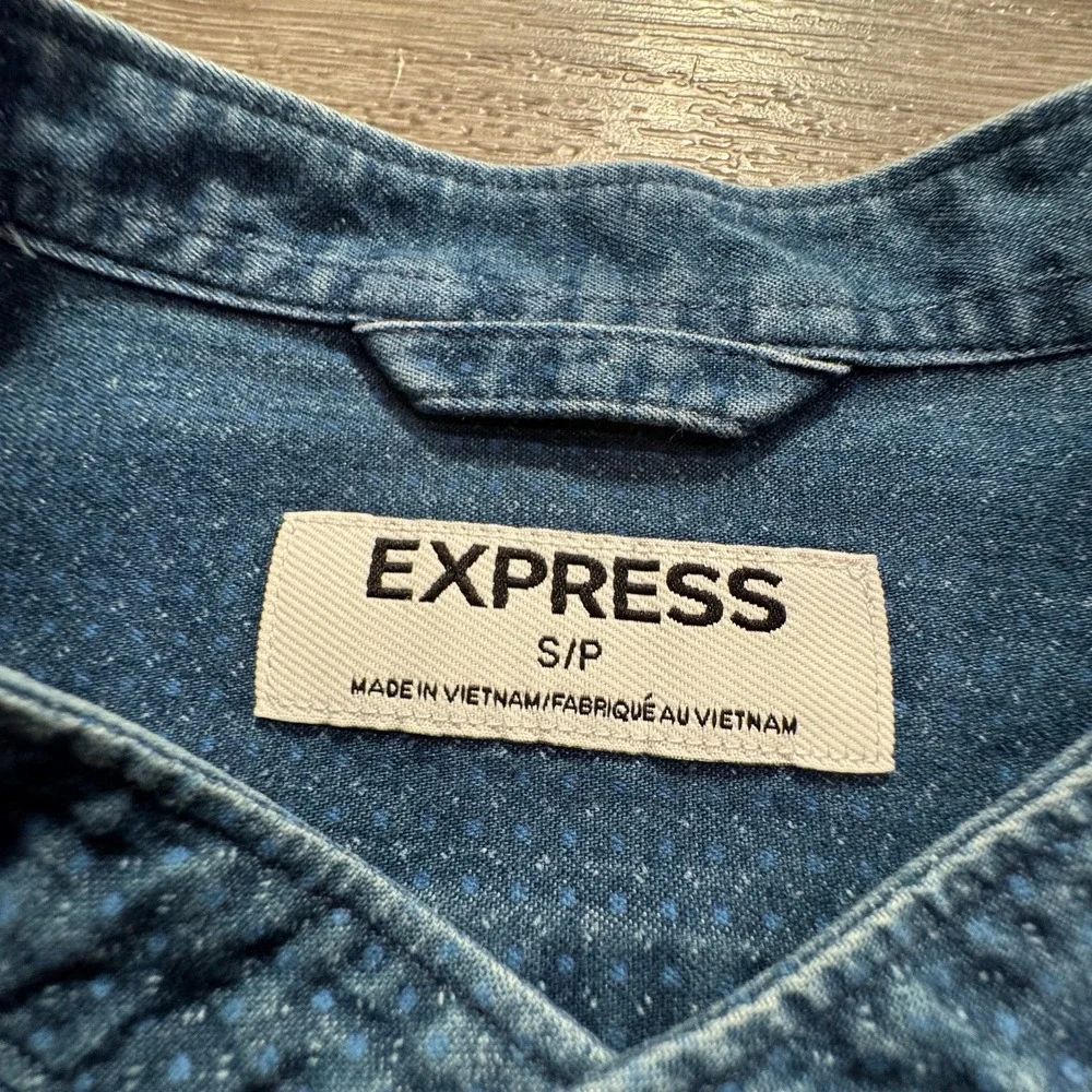 Express Shirt Mens Small Blue Denim Chambray Long Sleeve Button Up Western Adult - Picture 3 of 9